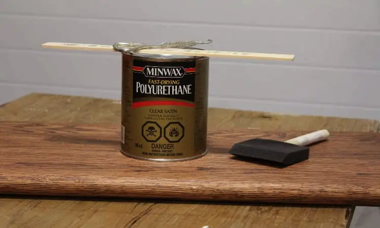 How to Apply Polyurethane Over Acrylic Paint