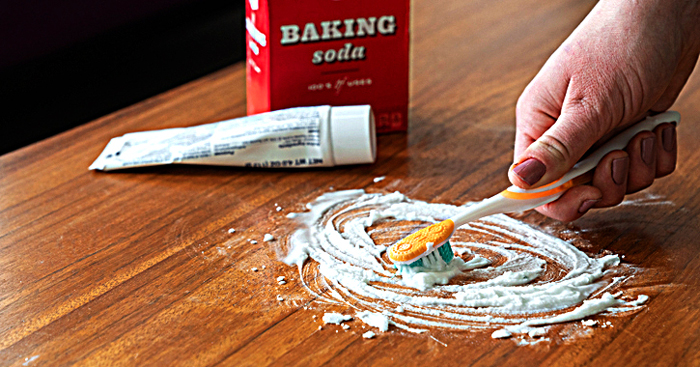 How To Use Baking Soda Paste To Remove Alcohol Stains From Wood