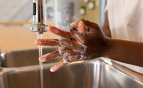 How to Remove Water-Based Polyurethane Off Hands and Skin