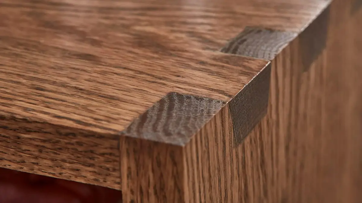 What is Warm Satin Polyurethane? Its Characteristics, Disadvantages